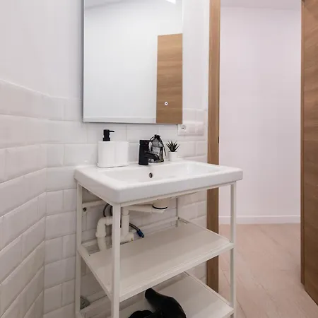Lleo By Concept Flats * Valencia